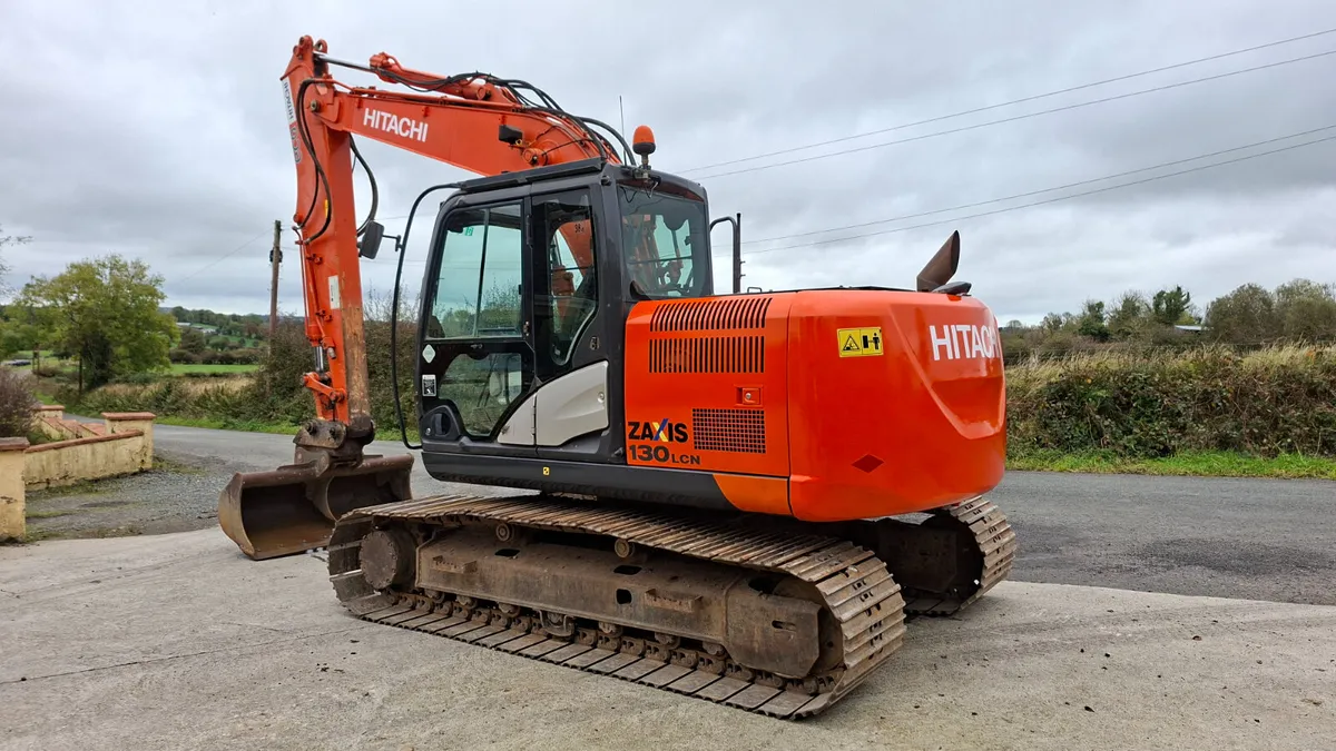 2015 Hitachi 130.5 - Image 1