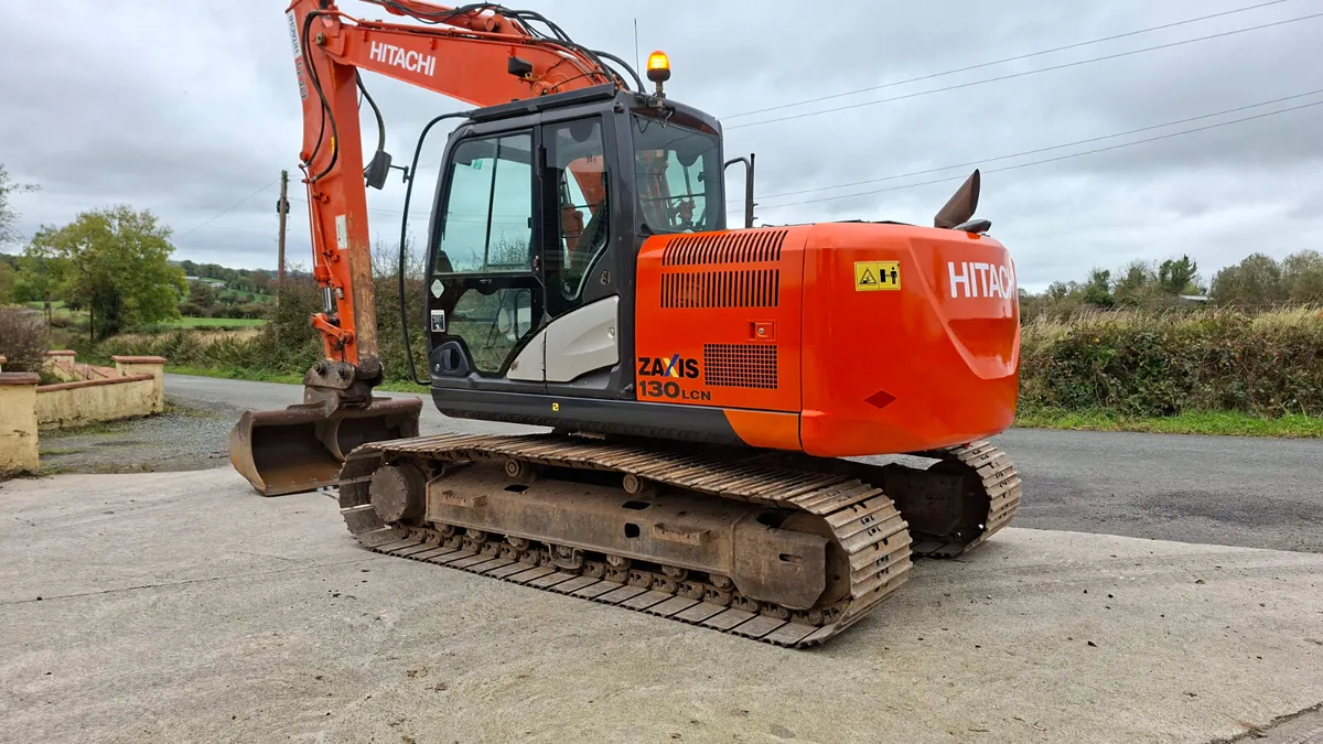 2015 Hitachi 130.5 - Image 4