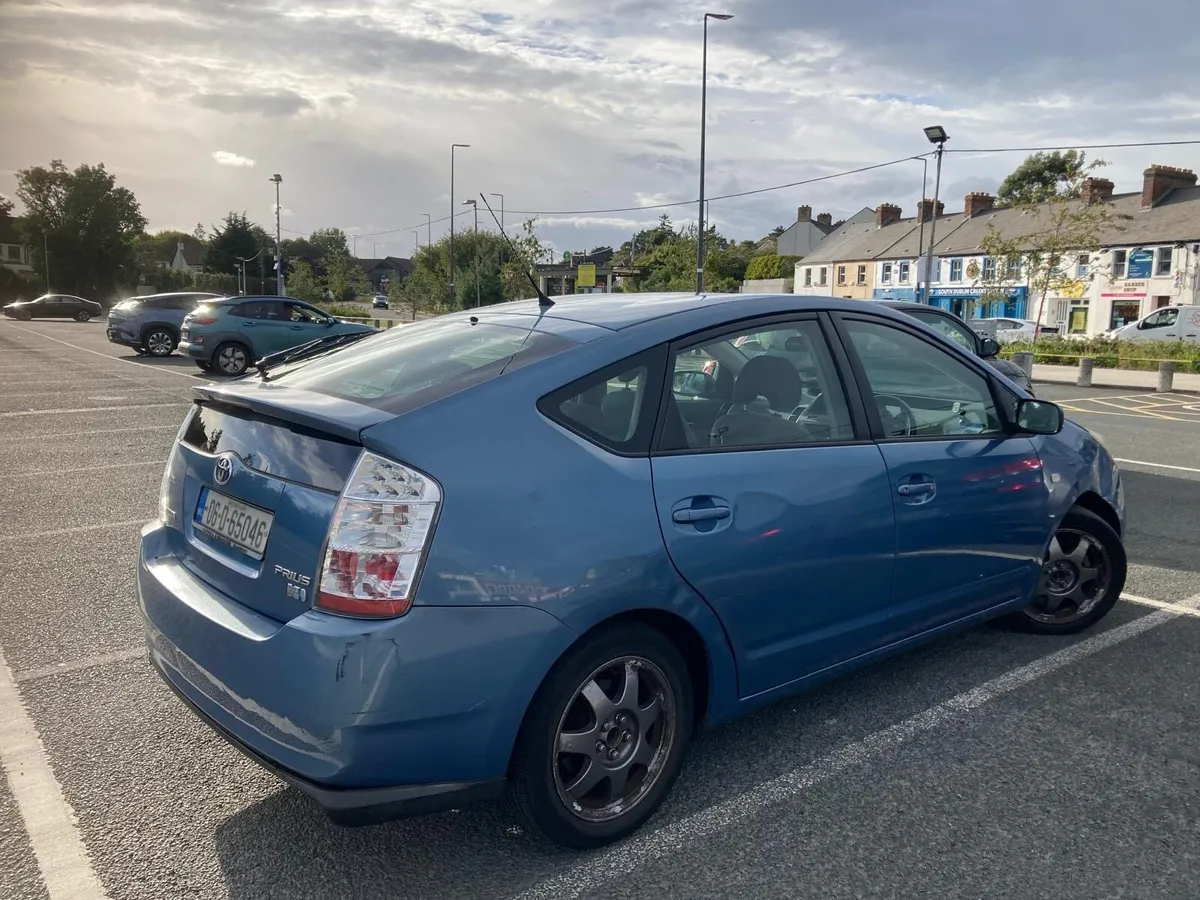 Toyota Prius Hybrid 2006 - 1 owner, needs TLC - Image 2