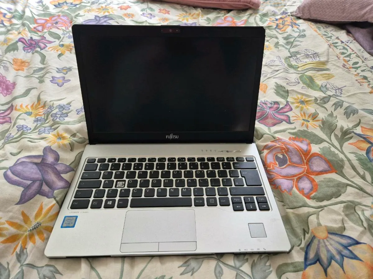 Fujitsu Laptop i5 6th Gen - Image 1