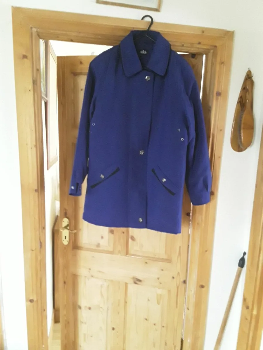 Lovely deep blue ladies coat size 10 - Image 3