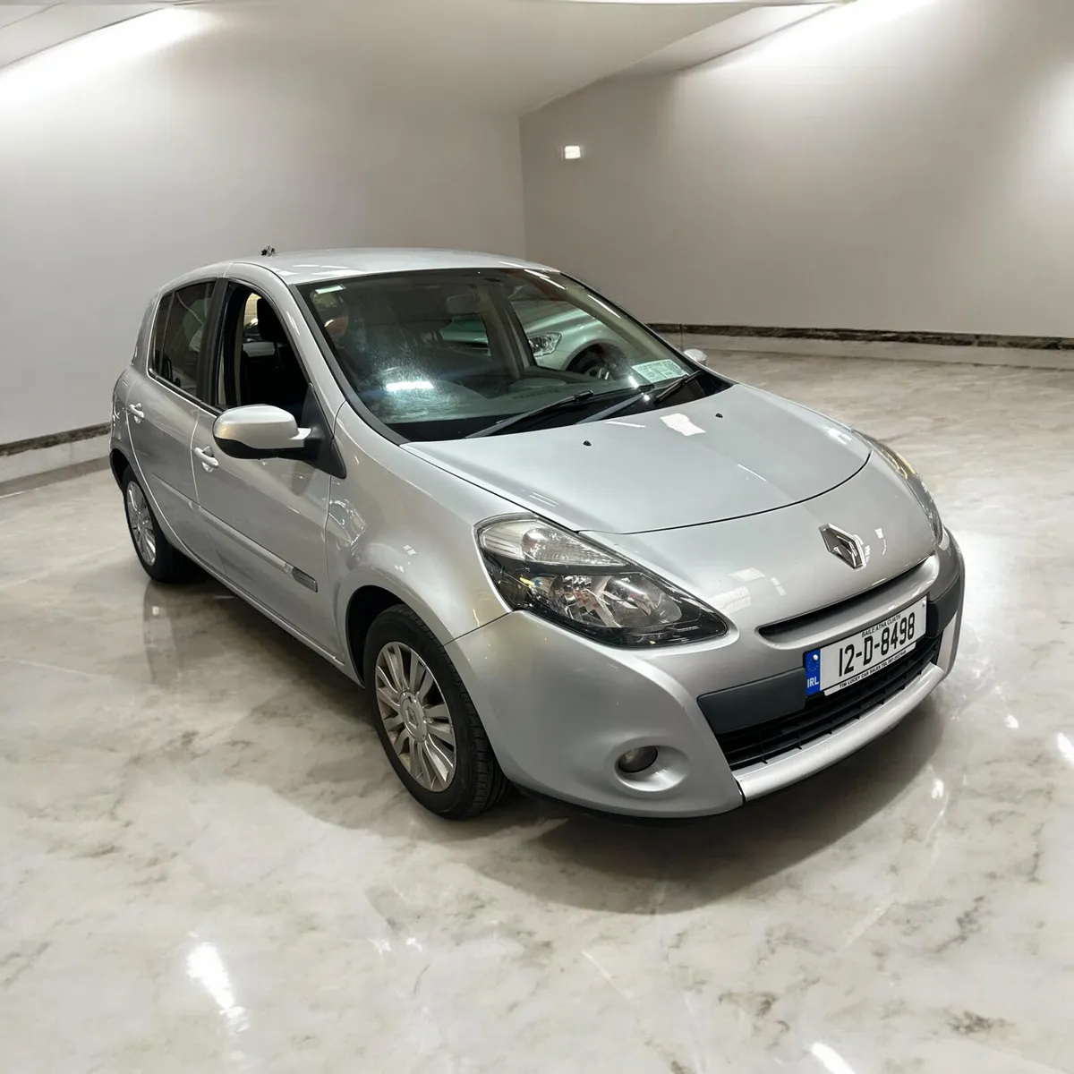 2012 Renault Clio 1.2 Petrol  DYNAMIQUE - Image 3