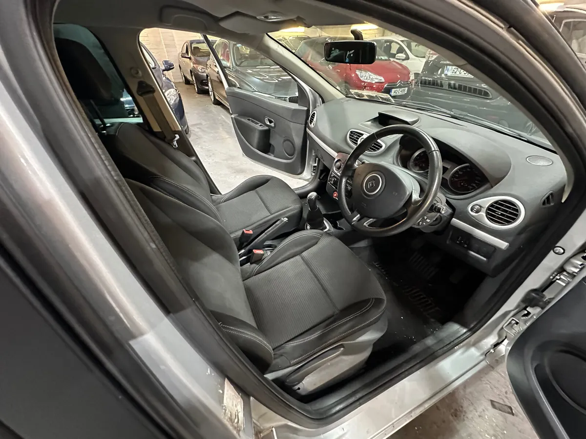 2012 Renault Clio 1.2 Petrol  DYNAMIQUE - Image 4