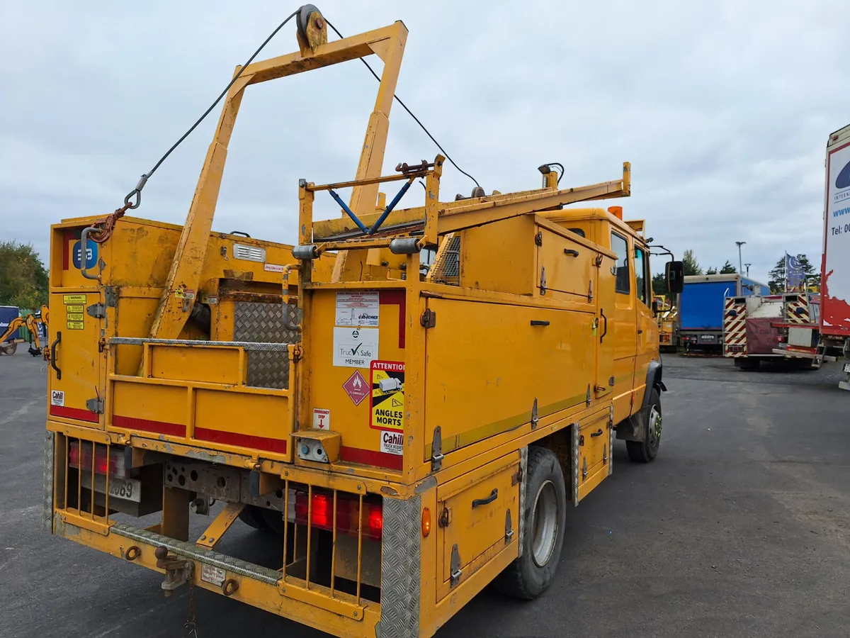 2006 Mercedes-Benz 814Da Truck For Auction - Image 4