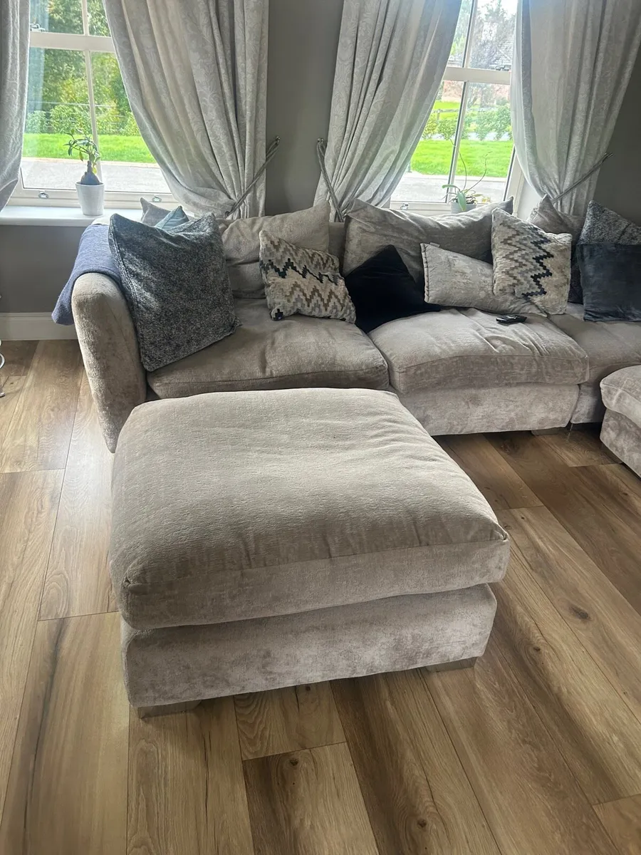 Couch - Image 2