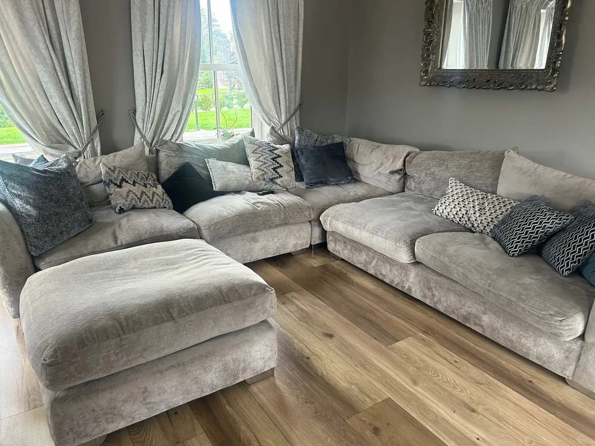 Couch - Image 3