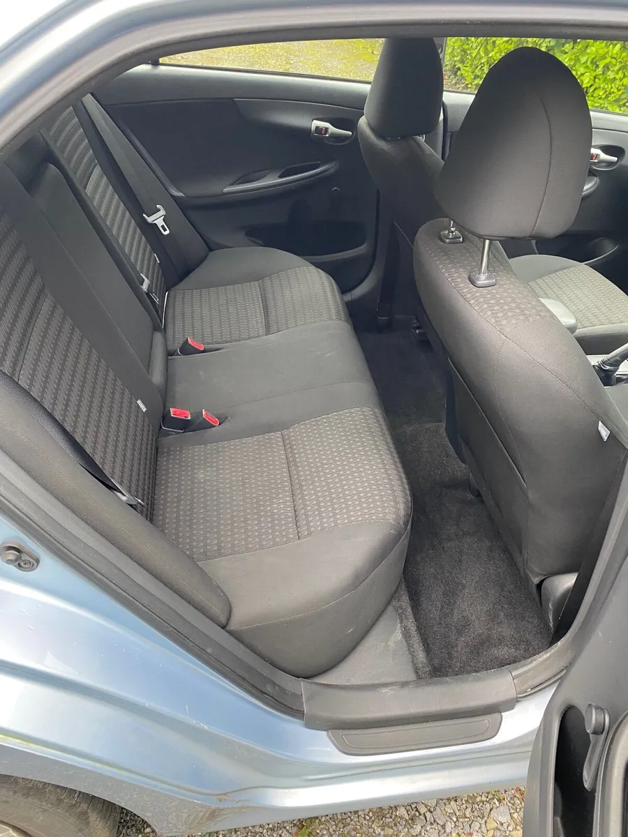 Toyota Corolla 2011 - Image 3