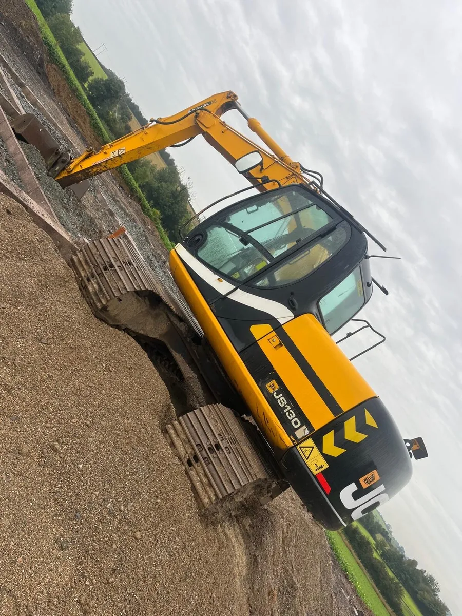 JCB .JS 130 digger - Image 1