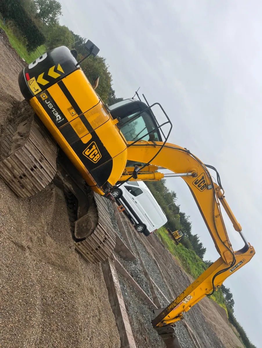 JCB .JS 130 digger - Image 2