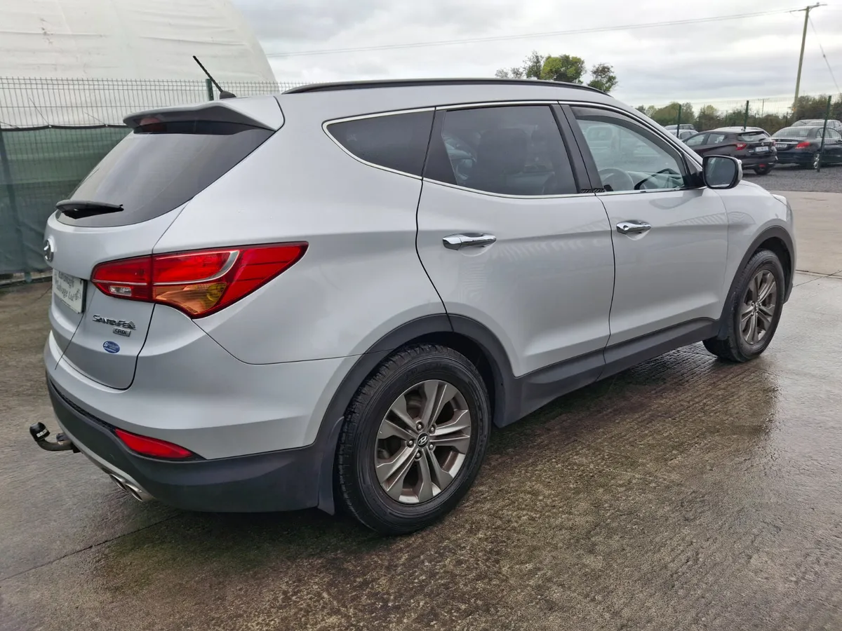 2013 Hyundai Santa fe  7 Seater - Image 4
