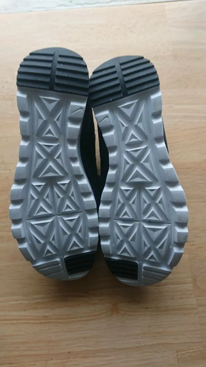 Runners - Image 2
