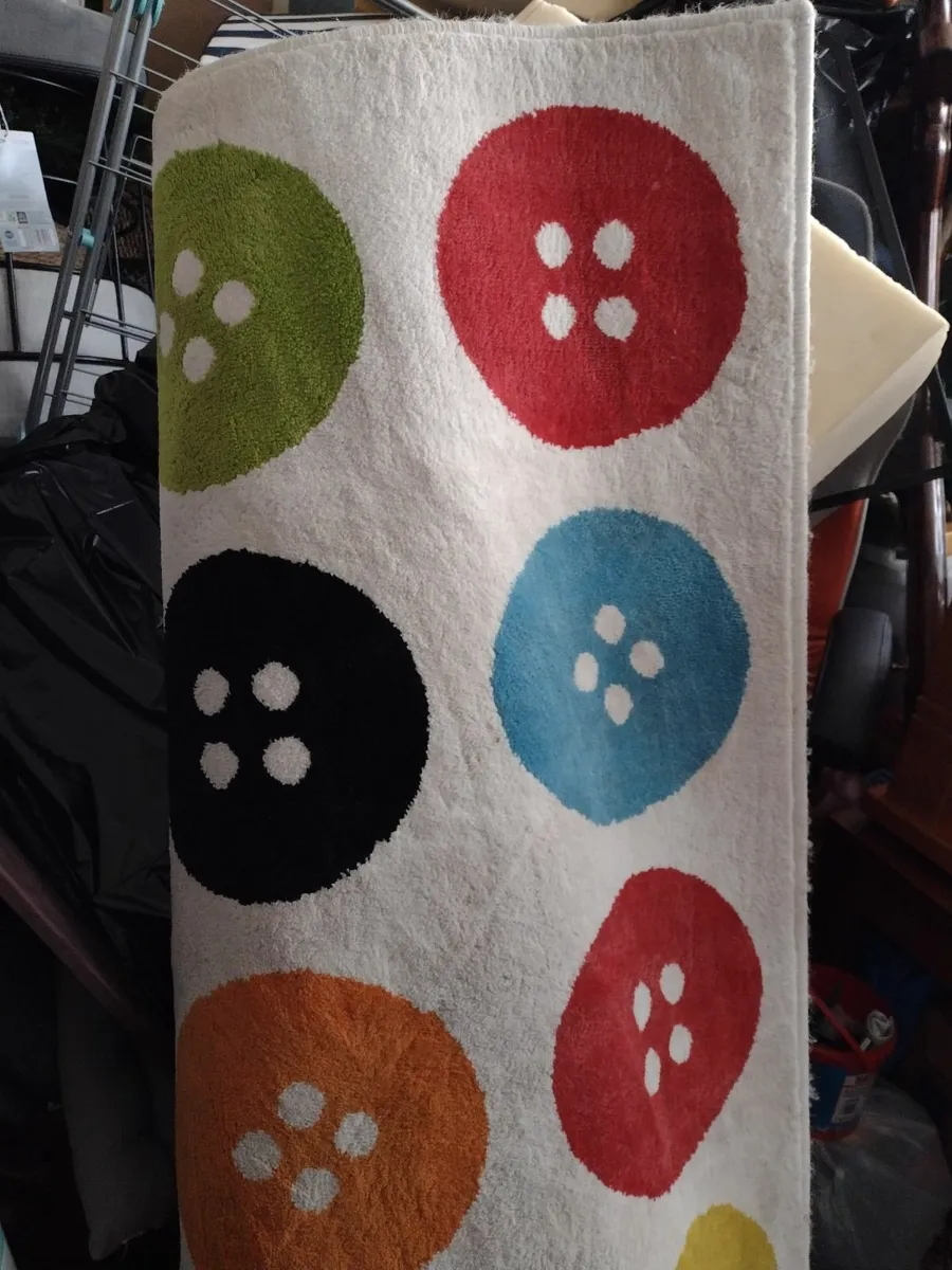 Large heavy floor rug - Image 1