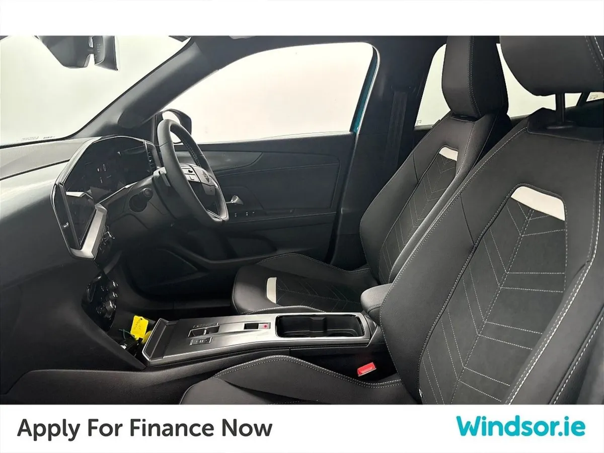 Opel Mokka Hybrid GS 1.2 136hp Automatic - Image 4