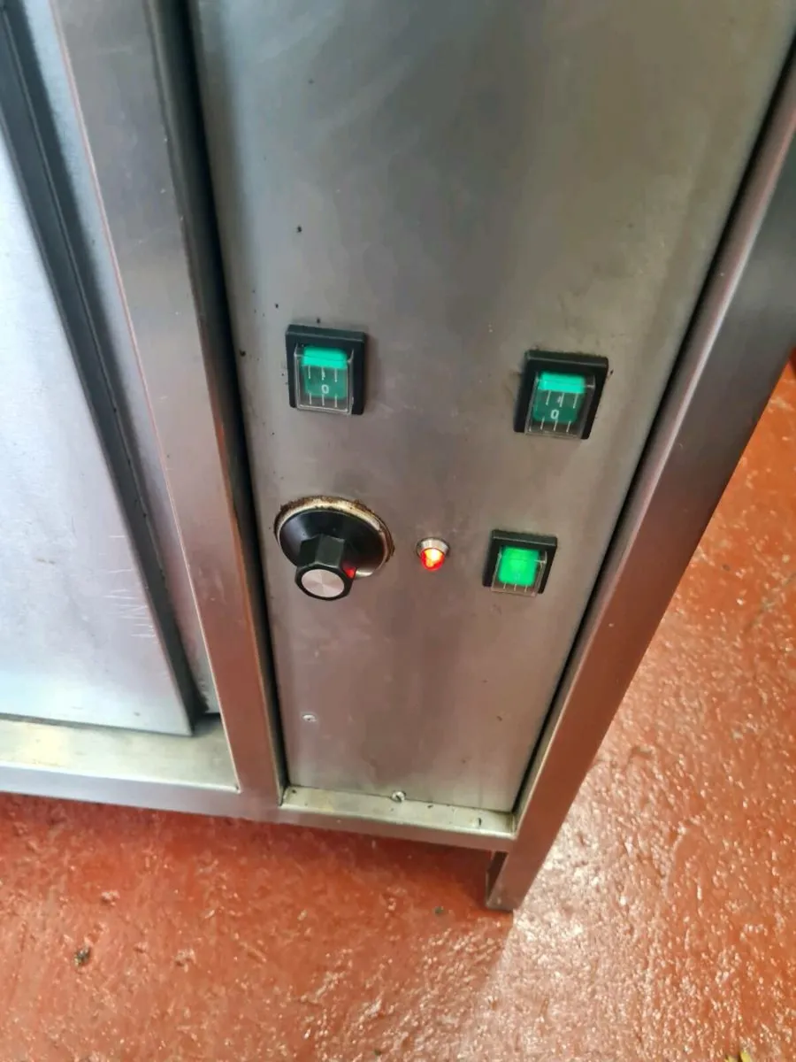 Hot Cupboard Pass Through with Heat Gantry - Image 3