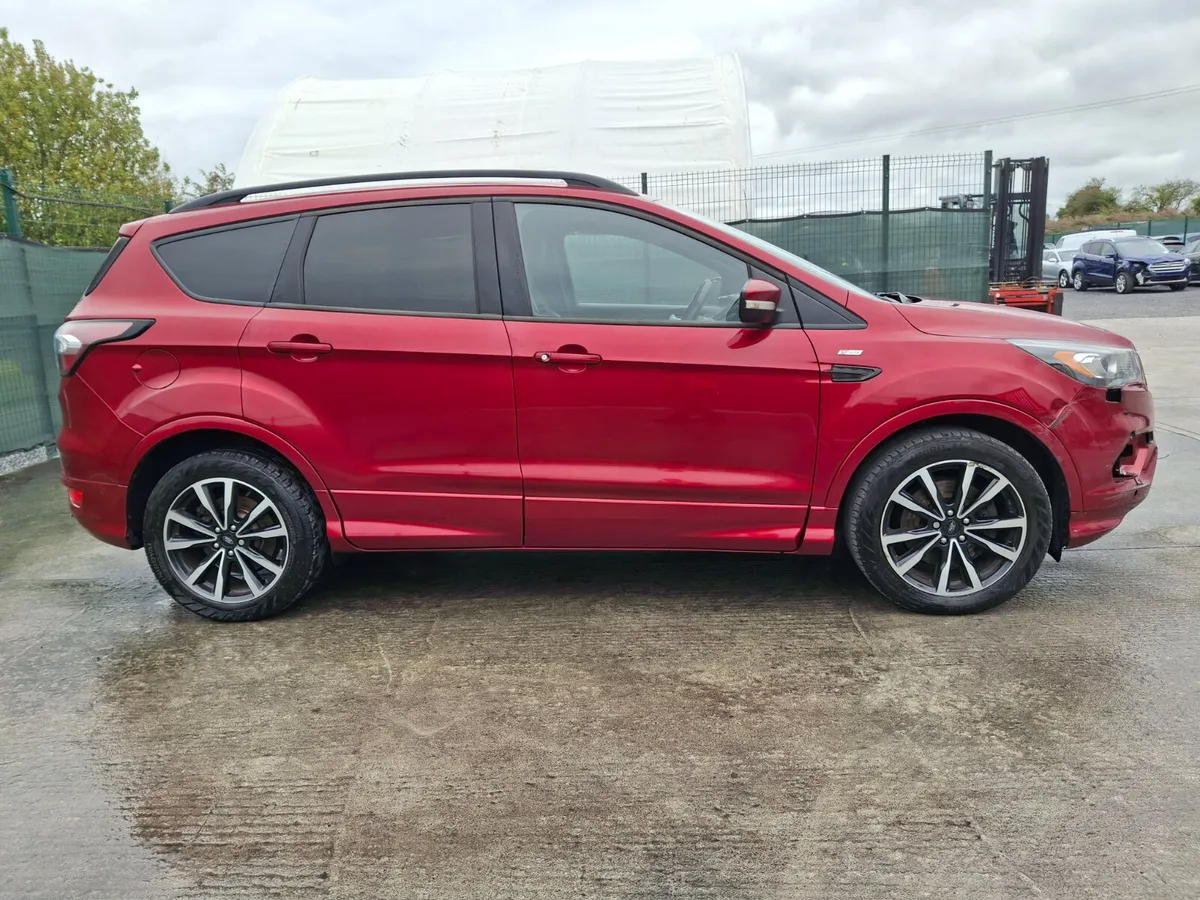 181 Ford Kuga St-Line.Light Damage - Image 2