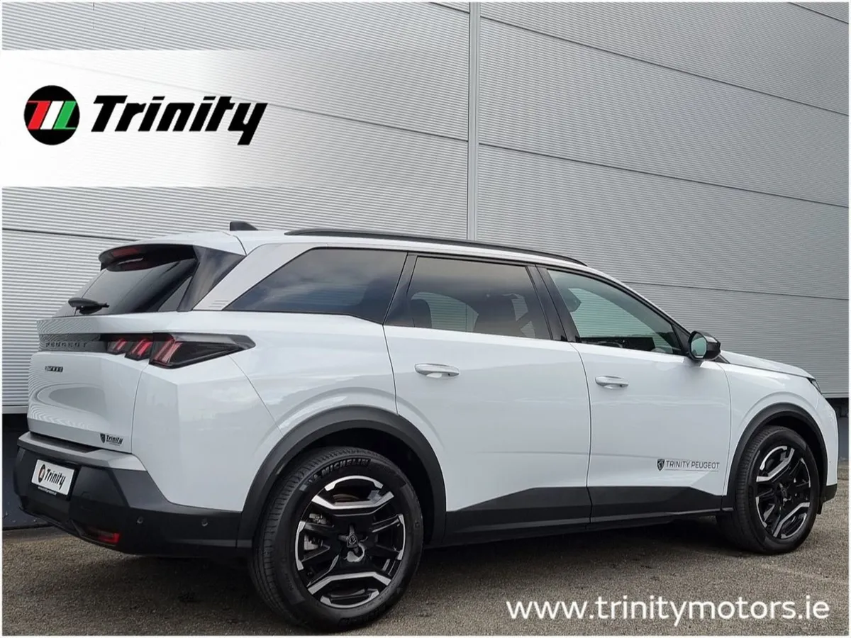 Peugeot 5008 BEV 73kwh 210HP Allure - Image 3