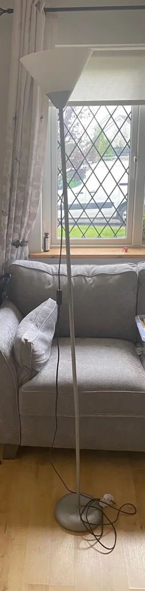 Tall floor lamp - Image 1