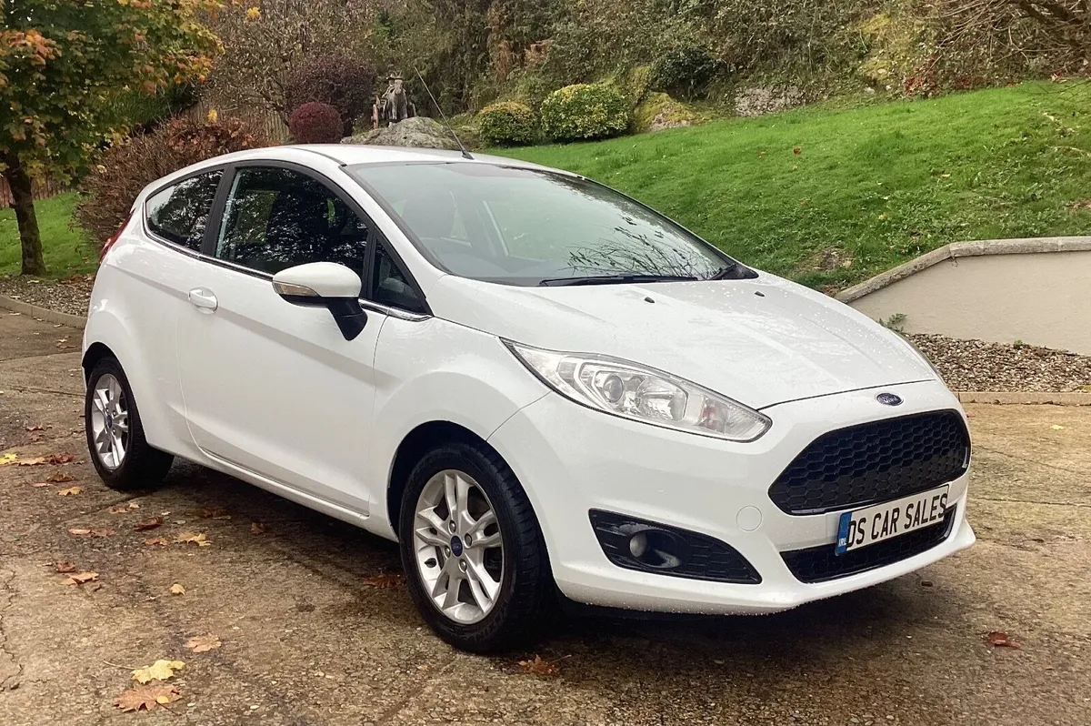 2015 Ford fiesta Zetec 1.2   40000 miles - Image 1