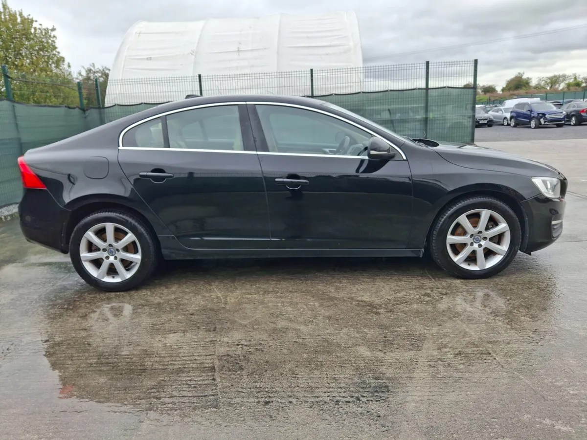 162 Volvo S60 D2 2.0 Diesel.Light Damage - Image 2