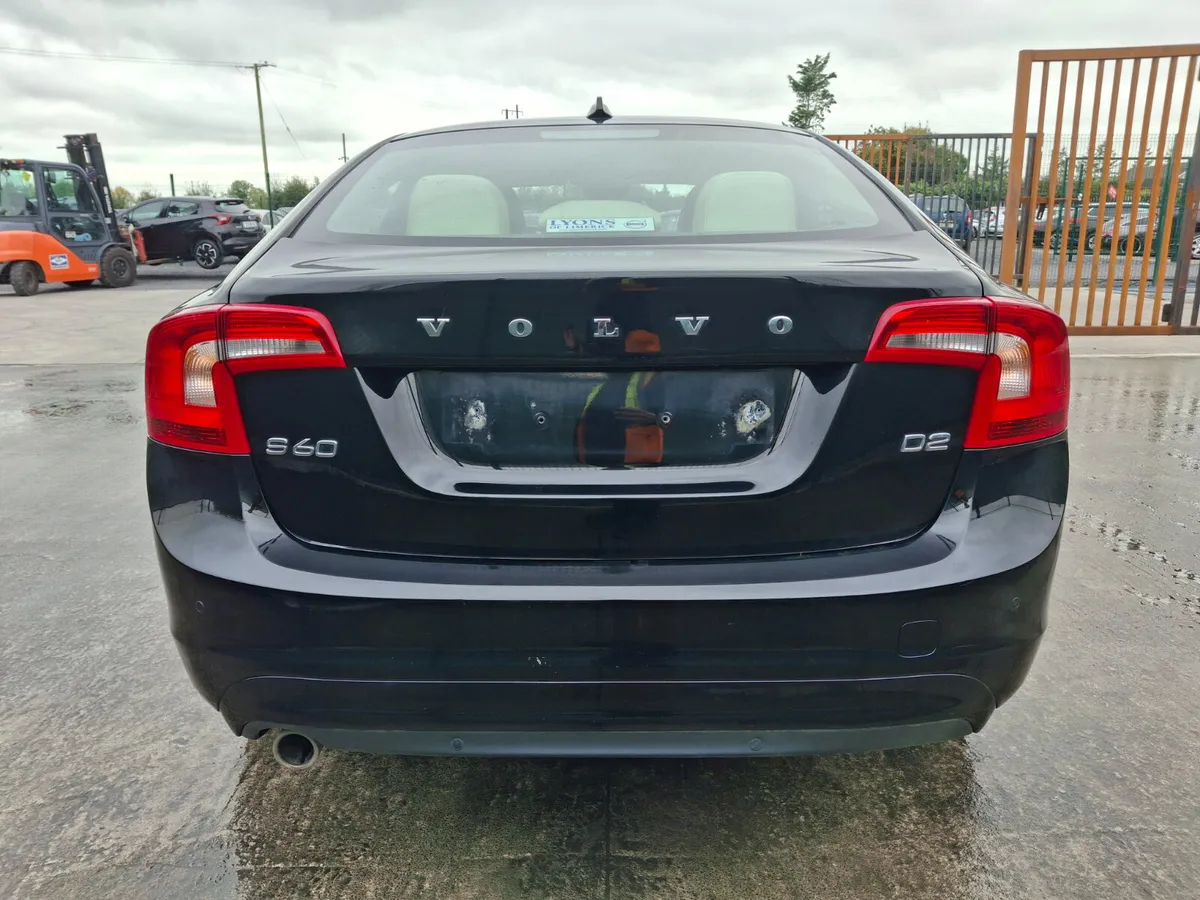 162 Volvo S60 D2 2.0 Diesel.Light Damage - Image 4