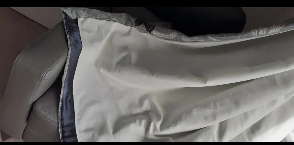 Curtains - Image 3