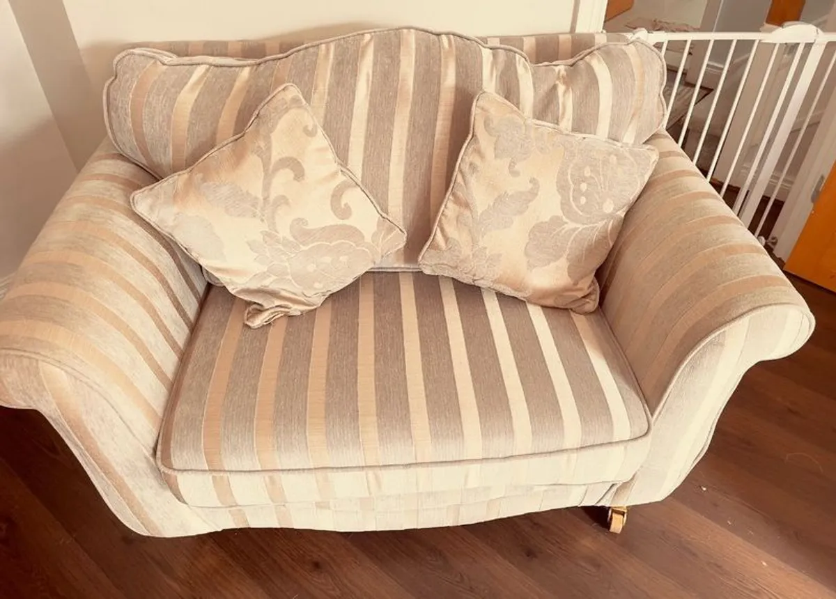 sofa - Image 4