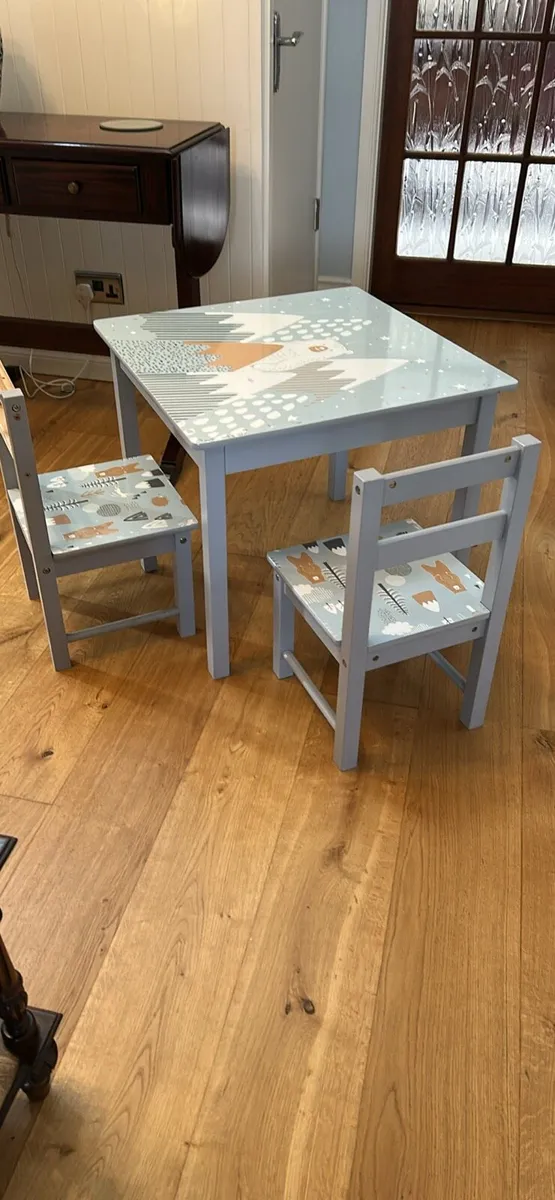 Children’s Table and 2 Chairs - Image 2
