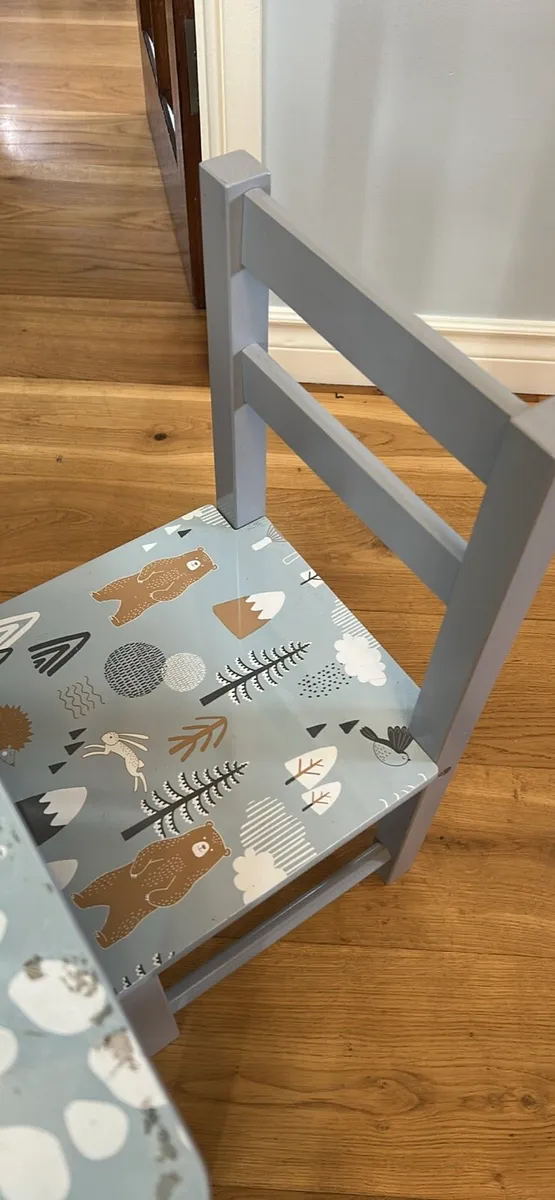 Children’s Table and 2 Chairs - Image 3