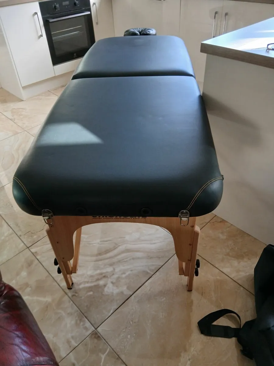 Massage table - Image 1