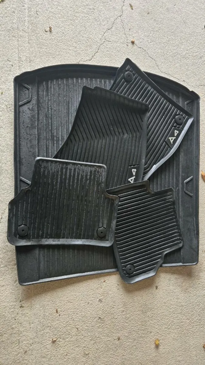 Audi a4 rubber mats - Image 1