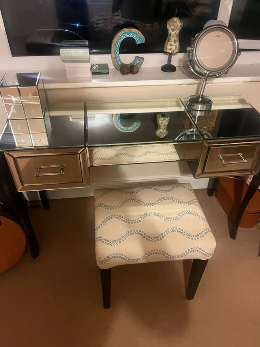 dressing table - Image 2