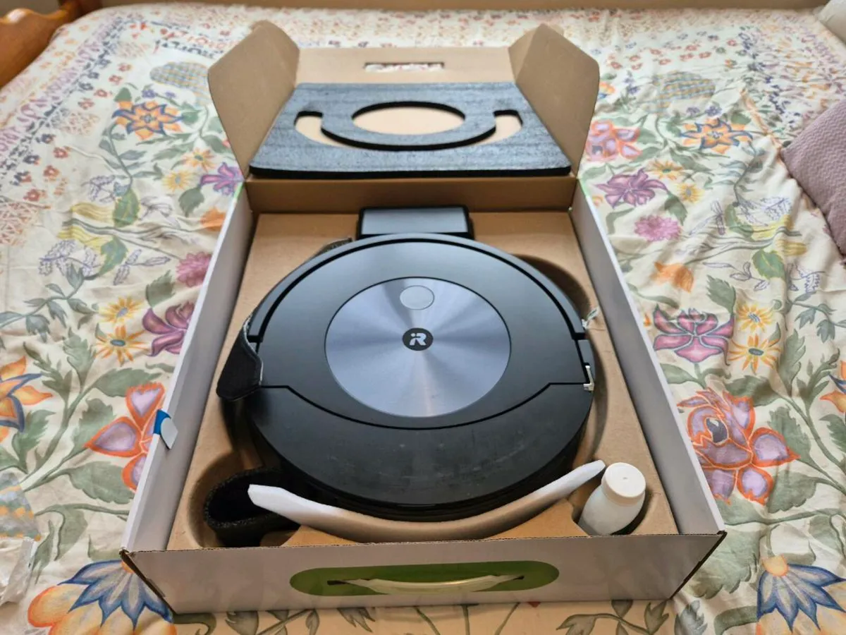 Roomba J7 Combo - Image 1