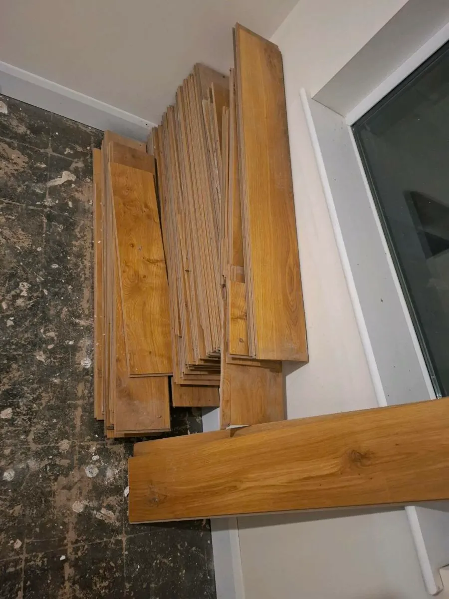 Laminate Oak timber floor - Image 1