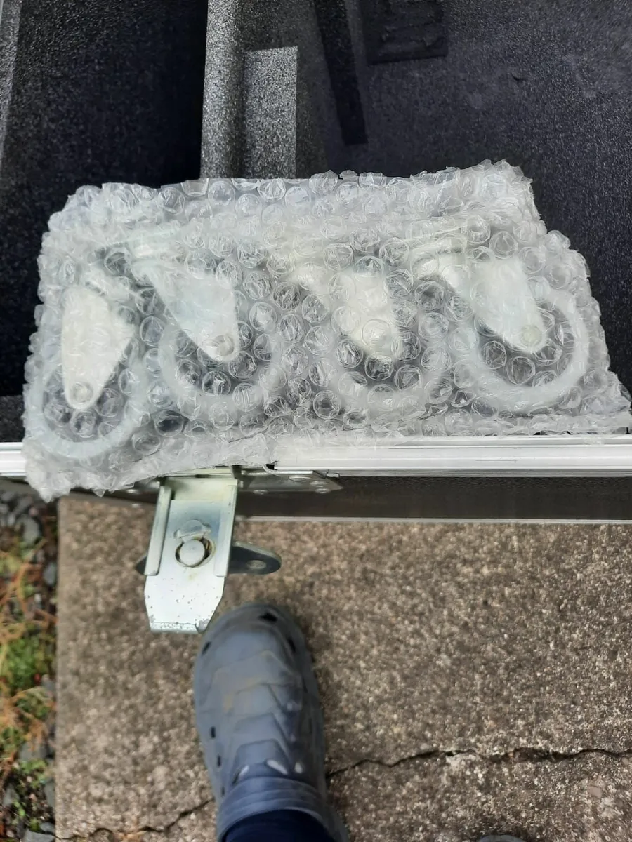 Music equipment - Image 3