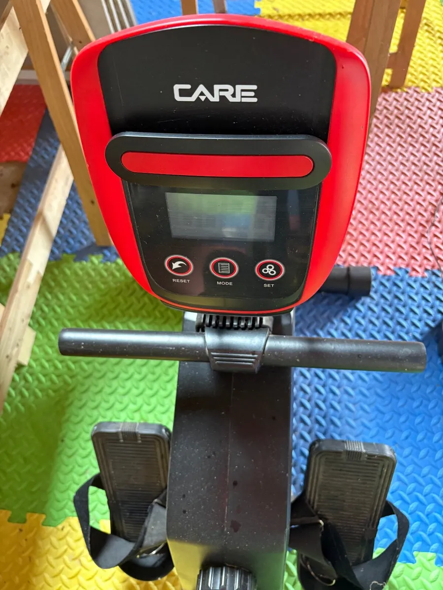 Rowing machine - Image 1
