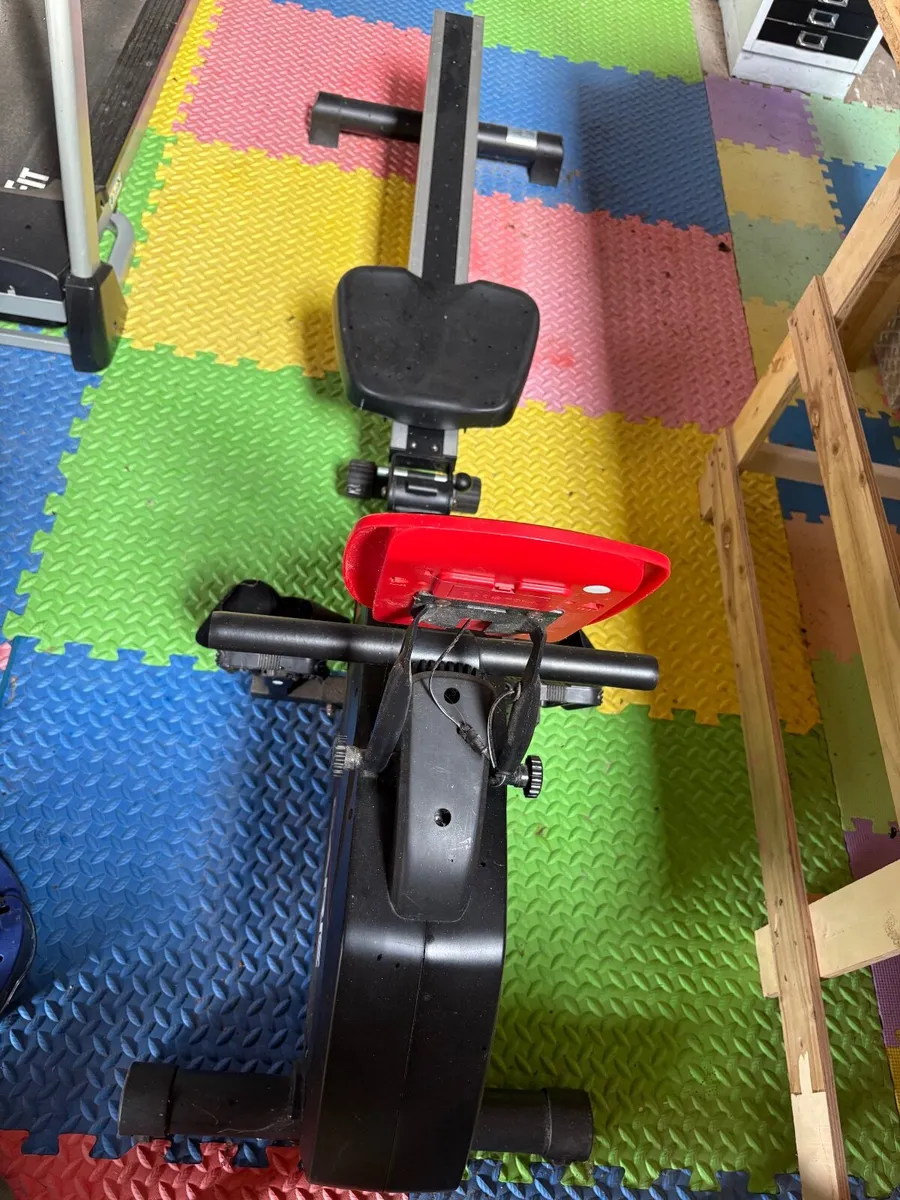 Rowing machine - Image 2