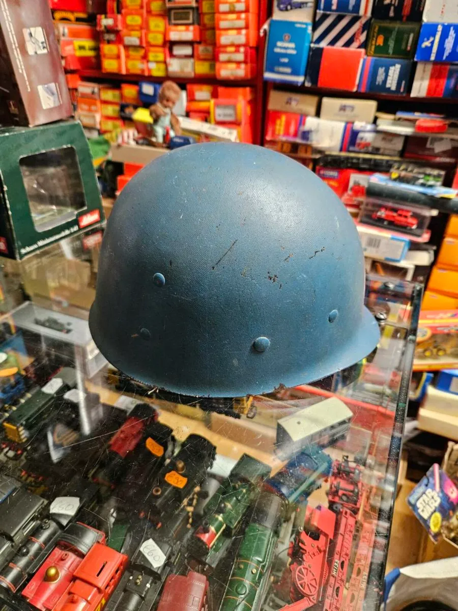 Vintage United Nations Helmet - Image 4