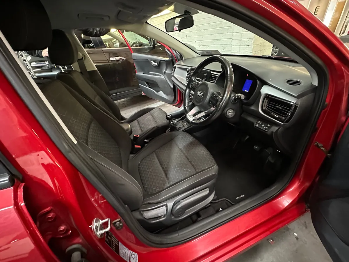 2018 Kia Rio 1.25 L - Image 4