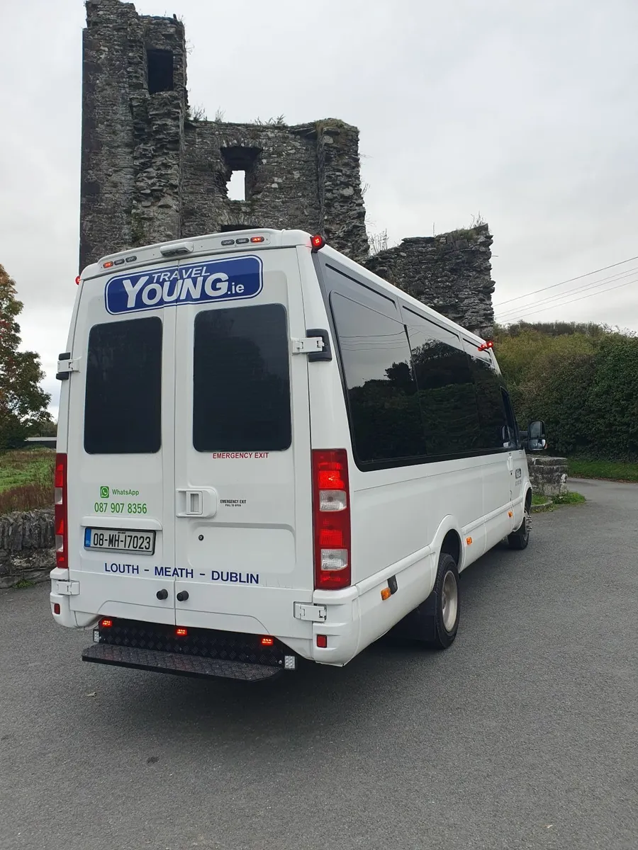 Iveco Daily 17 seater plus driver - Image 1