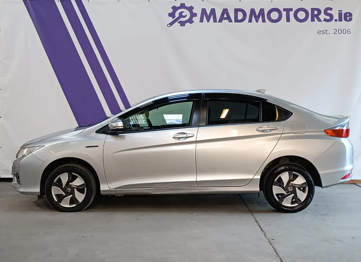 151 Honda Grace 1.5 Petrol Hybrid Automatic - Image 3