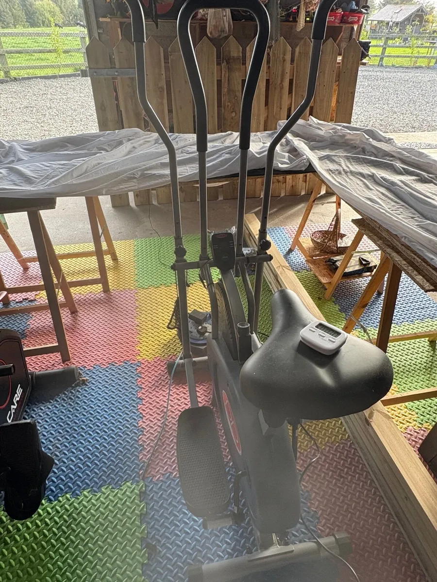 Cross trainer with exercise bike - Image 2