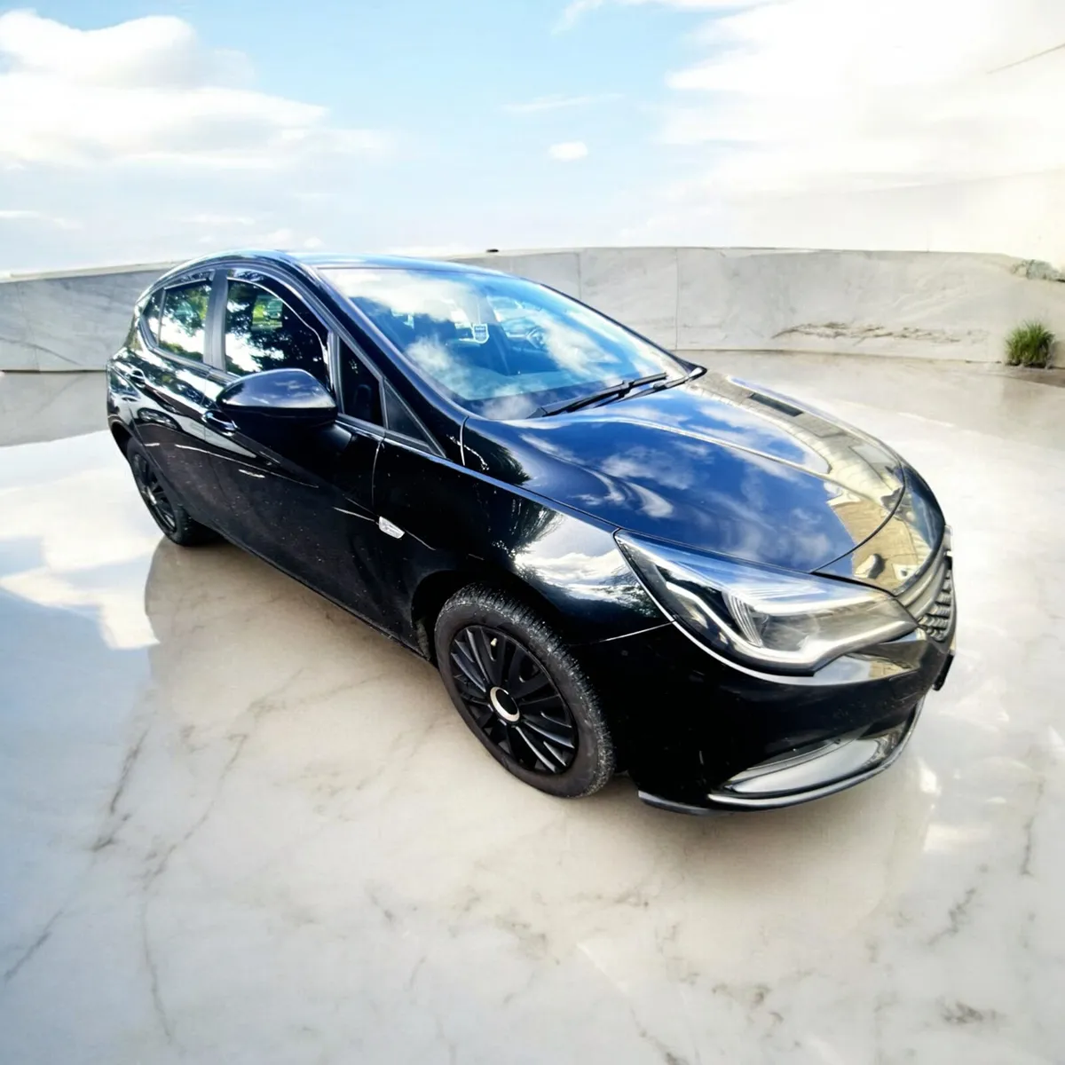 2018 Opel Astra 1.4i  Petrol (150PS) Elite - Image 3