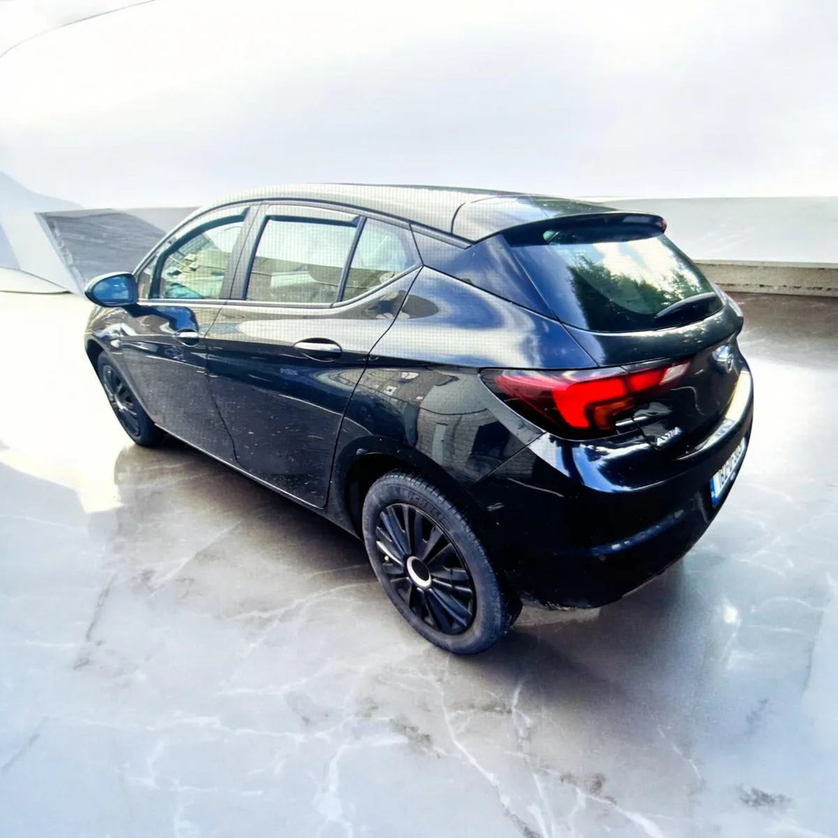 2018 Opel Astra 1.4i  Petrol (150PS) Elite - Image 4
