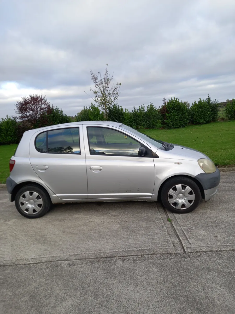 2000 Toyota Yaris 1L Petrol - Image 1