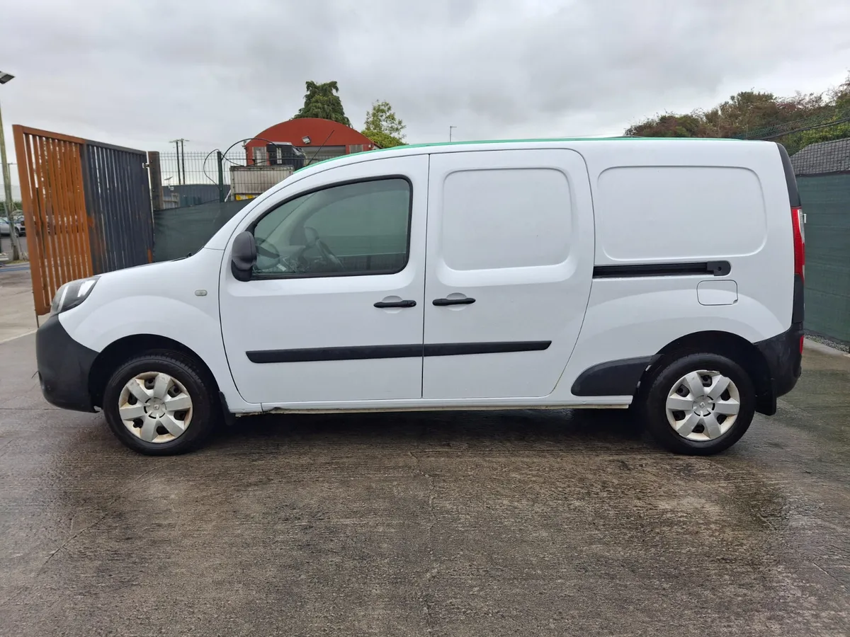 211 Renault Kangoo Maxi ev.light Damage - Image 1