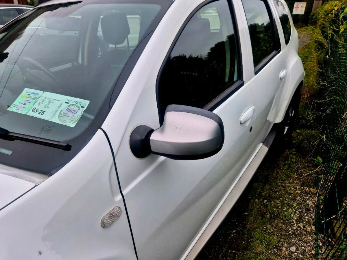 Dacia Duster 2015 4x4 - Image 3