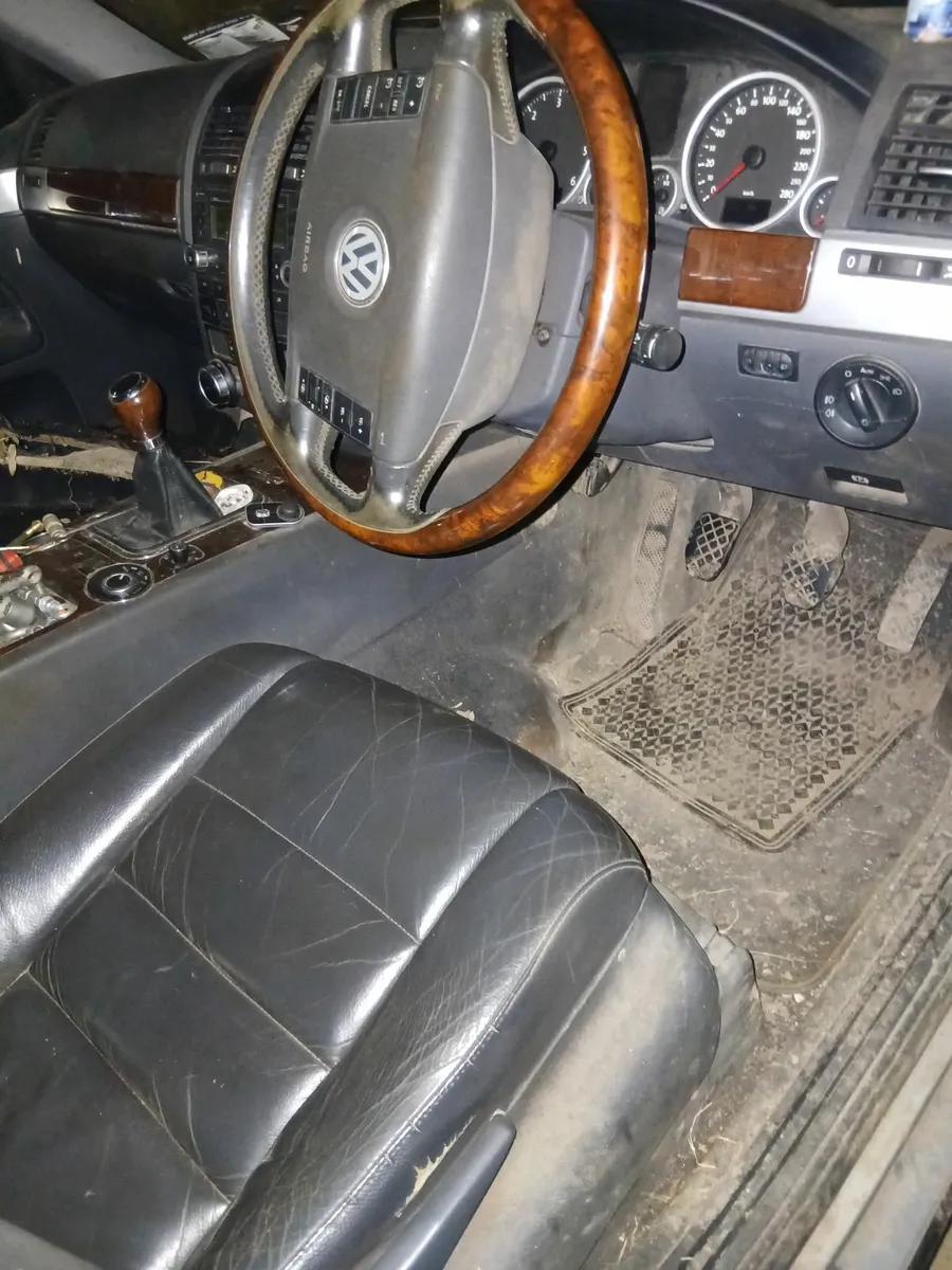 Volkswagen Touareg 2009 - Image 4