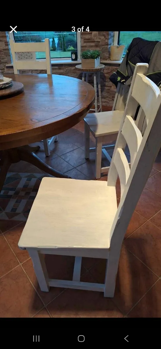Table and chairs - Image 2