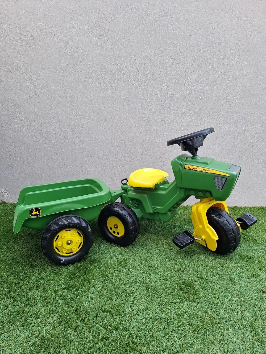 John Deere pedal Tractor & Trailer - Image 1