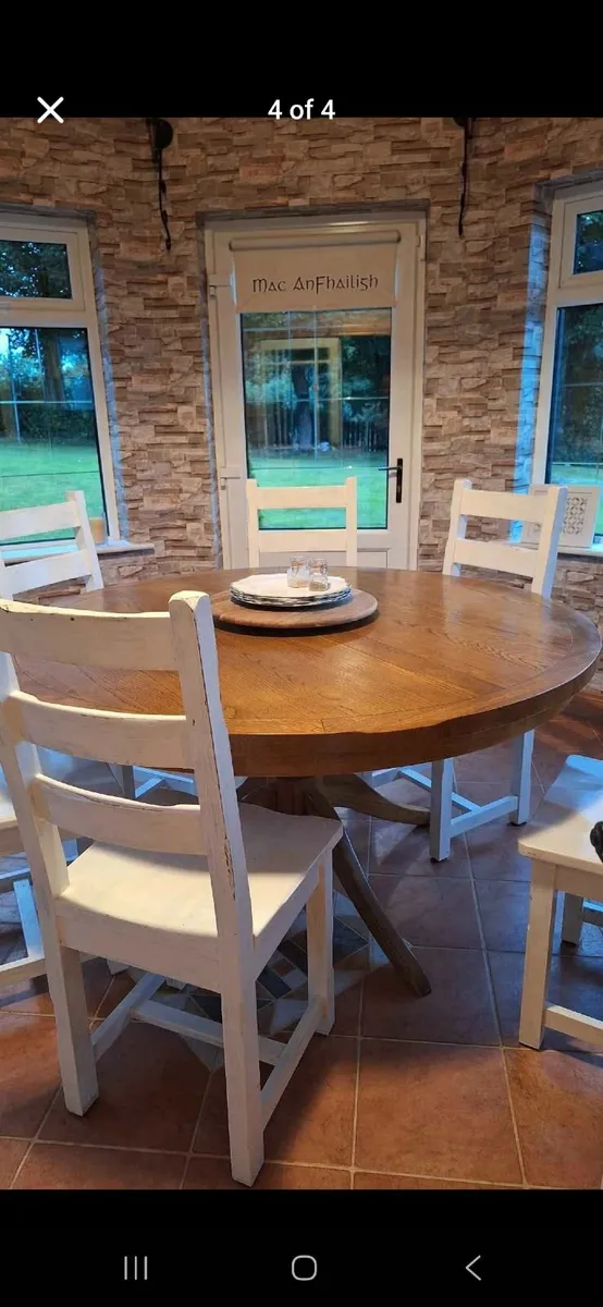 Table and chairs - Image 3